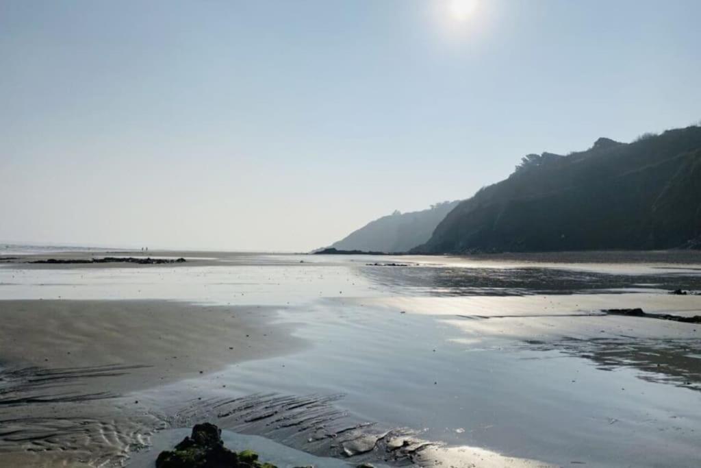 Chaumiere Cotiere: Plage A 500M,A Deux Pas Du Gr34 Plerin Bagian luar foto